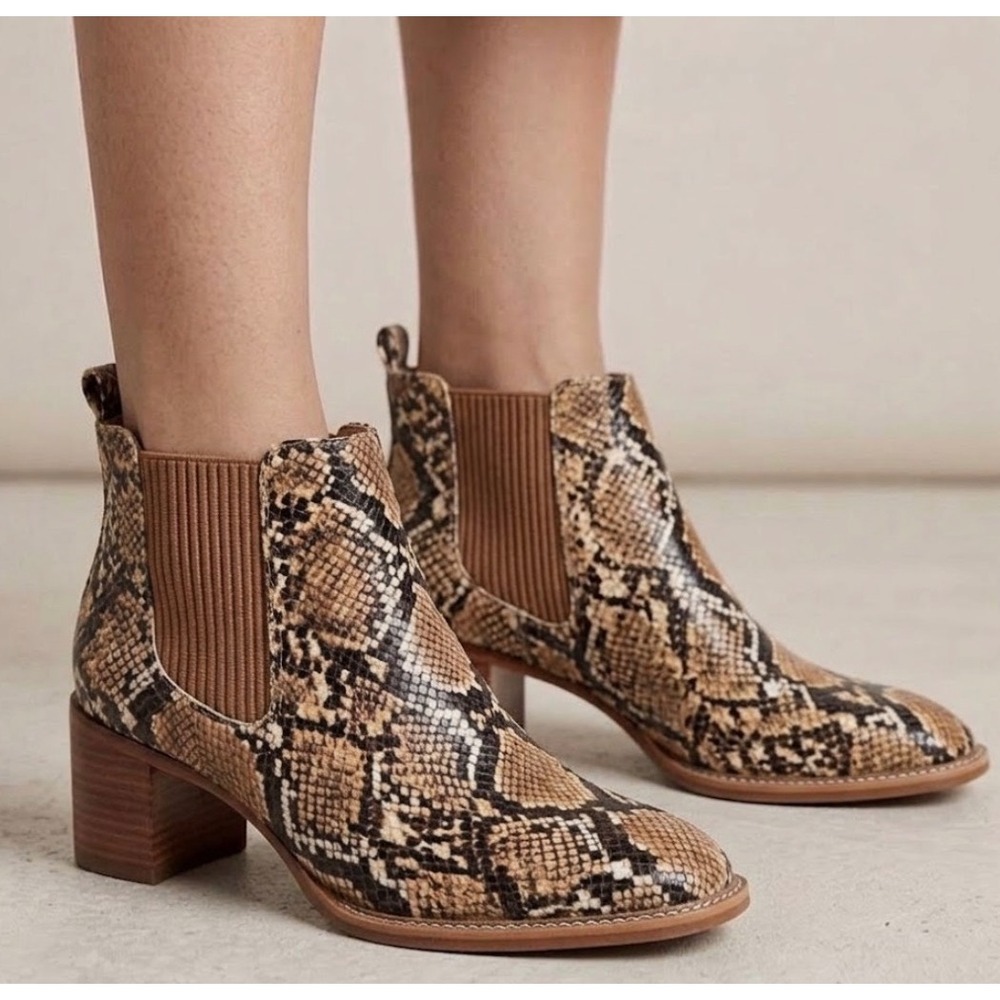 Vince Camuto Jentilliy Snakeskin Leather Chelsea Ankle Boots Brown Tan 6M
